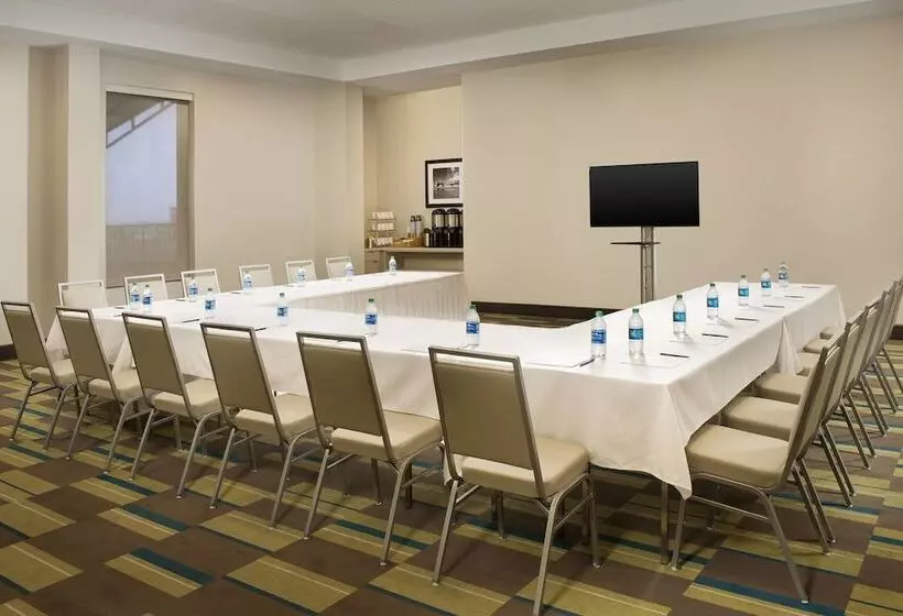 هتل Four Points By Sheraton Jacksonville Beachfront