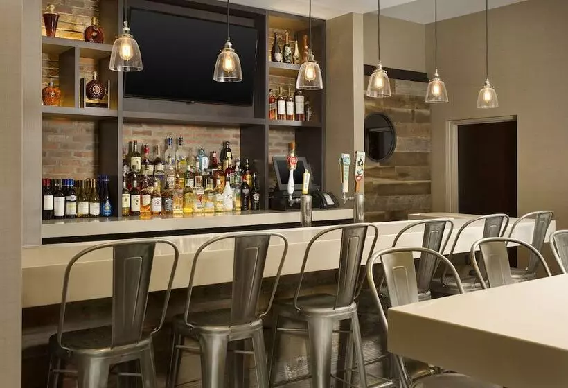 هتل Four Points By Sheraton Jacksonville Beachfront