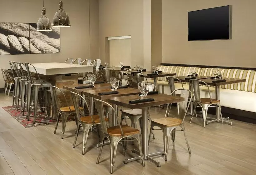 هتل Four Points By Sheraton Jacksonville Beachfront