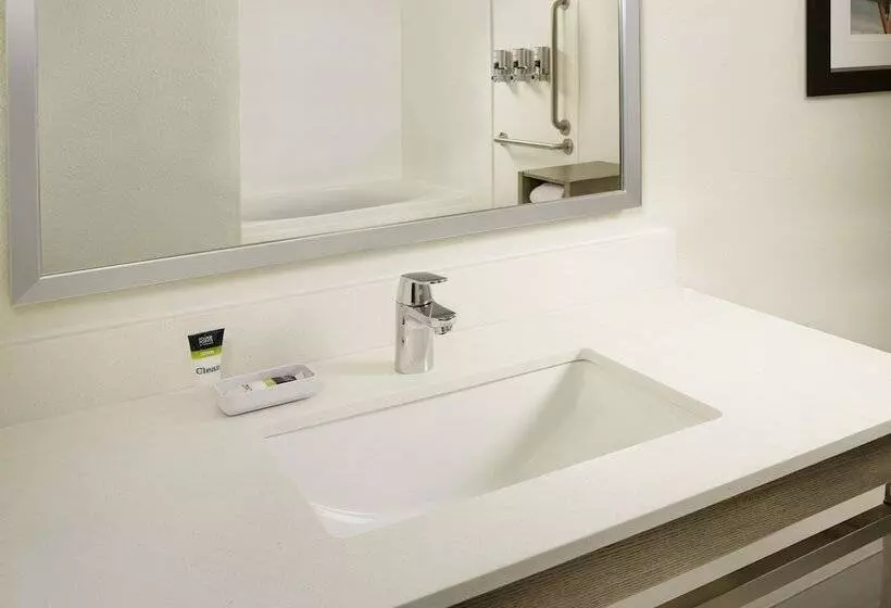 هتل Four Points By Sheraton Jacksonville Beachfront