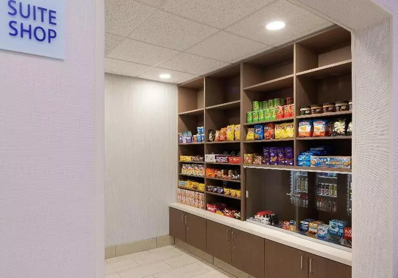 Отель Holiday Inn Express & Suites Bradley Airport, An Ihg