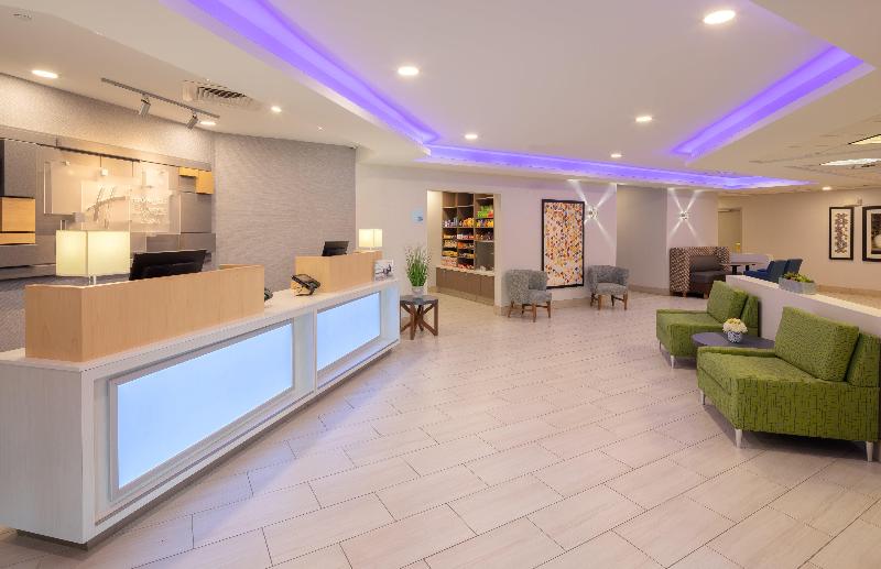 Szálloda Holiday Inn Express & Suites Bradley Airport, An Ihg