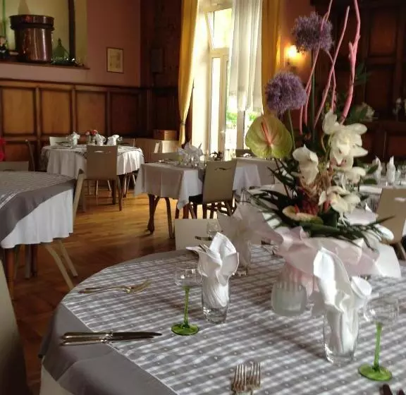 ホテル Hôtel Des Vosges