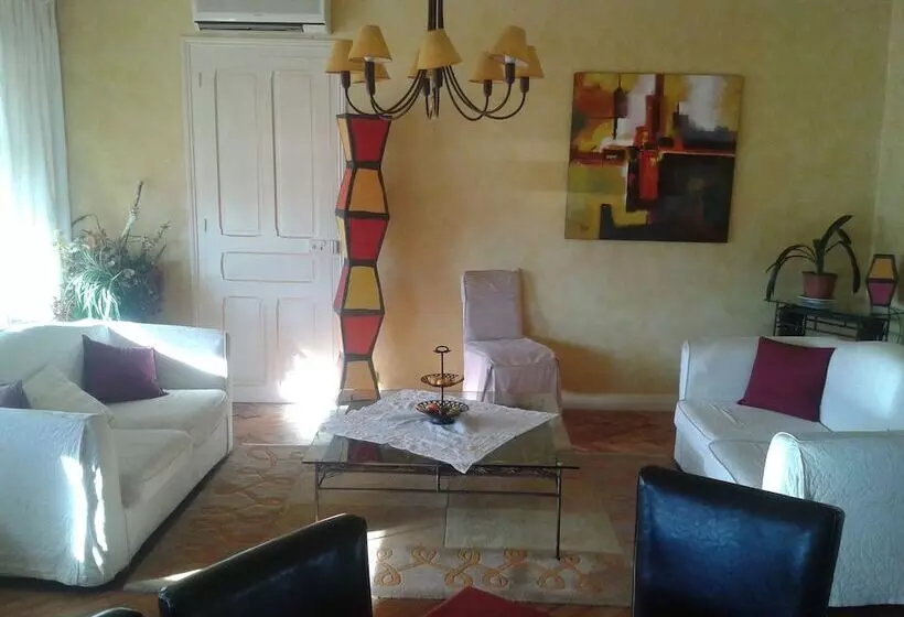 בית מלון כפרי Hôtel Les Pyrénées