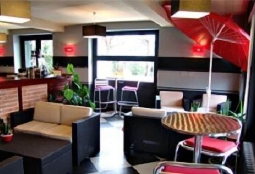 בית מלון כפרי Hôtel Les Pyrénées