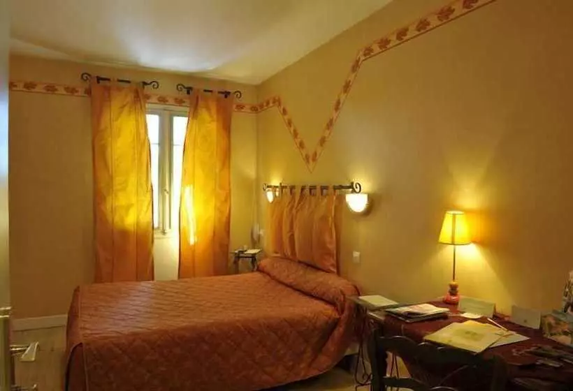 בית מלון כפרי Hôtel Les Pyrénées