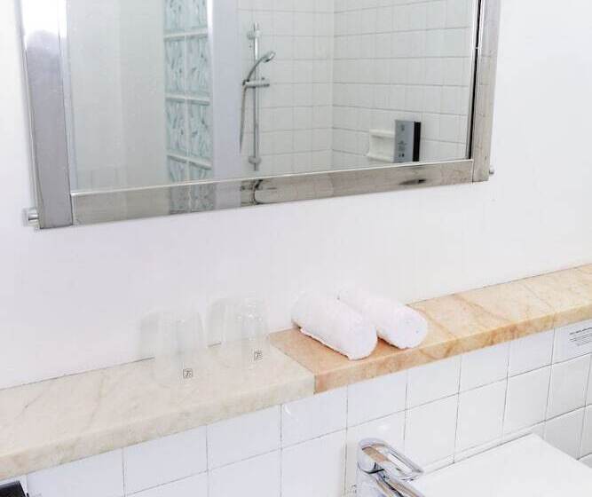 בית מלון כפרי Hôtel Les Pyrénées