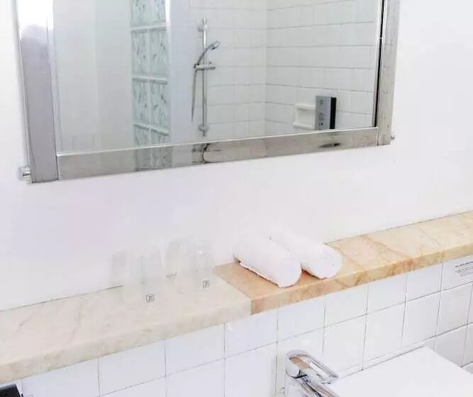 בית מלון כפרי Hôtel Les Pyrénées