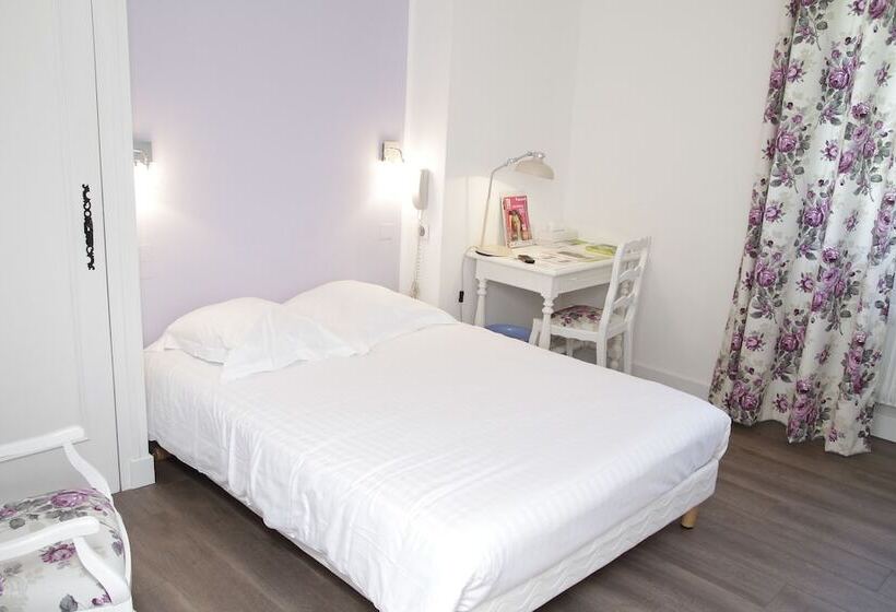 בית מלון כפרי Hôtel Les Pyrénées