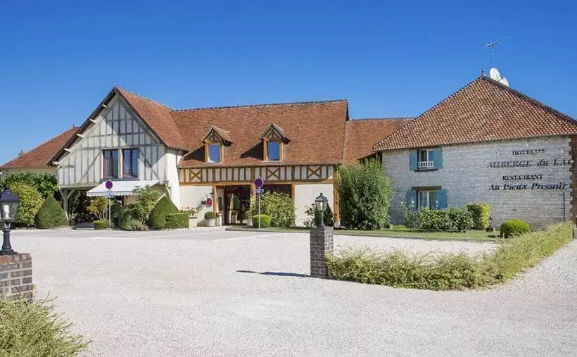 ホテル Logis Maison Gublin Auberge Du Lac