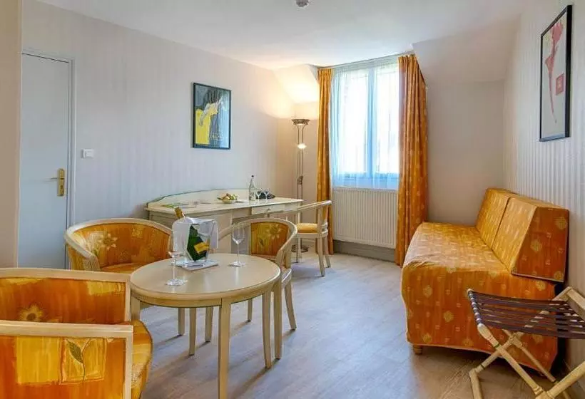 ホテル Logis Maison Gublin Auberge Du Lac