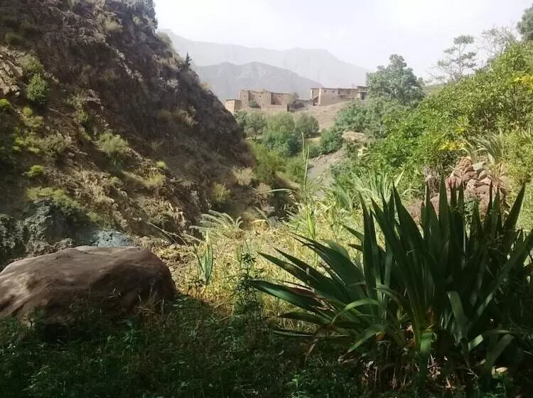 Hotelli Auberge Restaurant Les Coquelicots