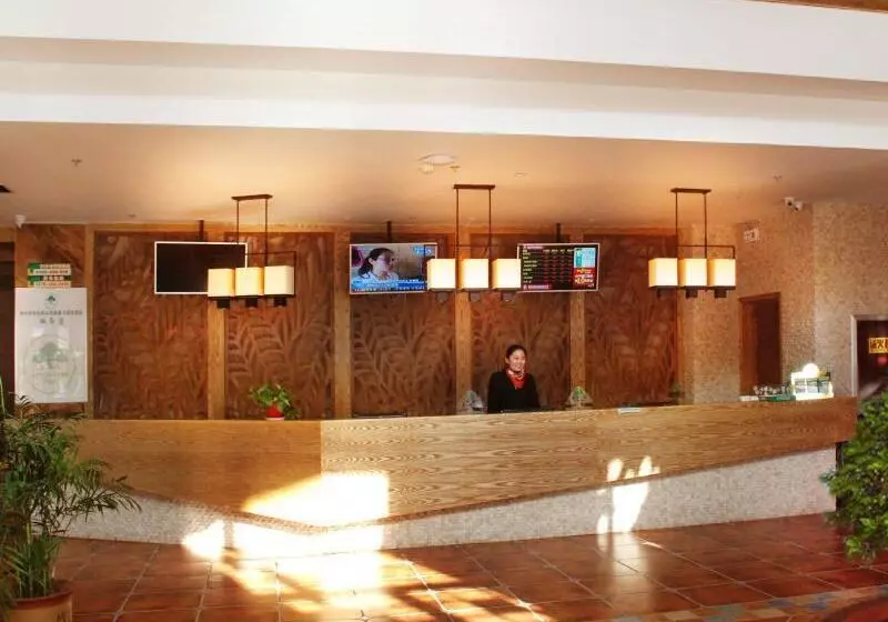 Hotelli Greentree Inn Shandong Weifang Linqu Zhanqian Road Luchuan Business