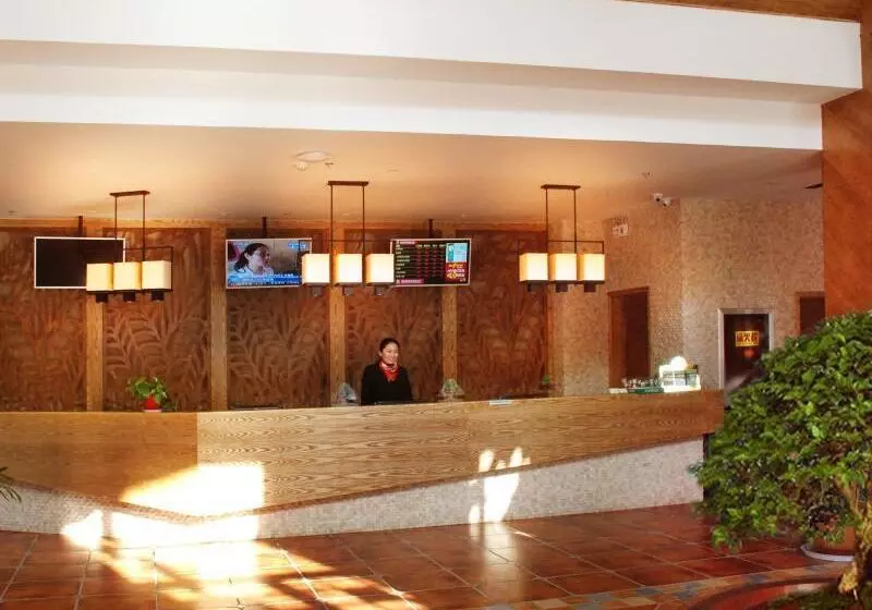 Hotelli Greentree Inn Shandong Weifang Linqu Zhanqian Road Luchuan Business