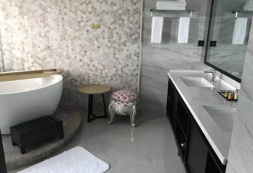 Hotelli Metropolis Golf Hot Spring