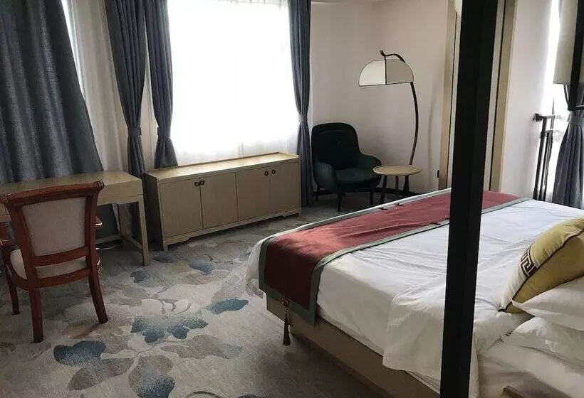 Hotelli Metropolis Golf Hot Spring