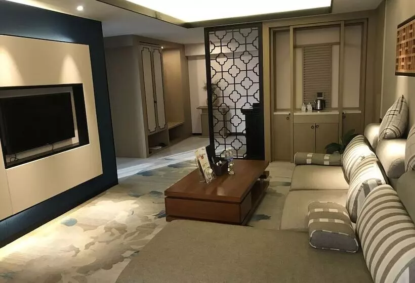 Hotelli Metropolis Golf Hot Spring