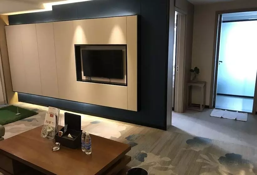 Hotelli Metropolis Golf Hot Spring