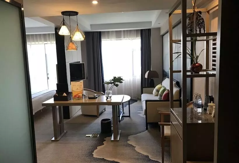 Hotelli Metropolis Golf Hot Spring