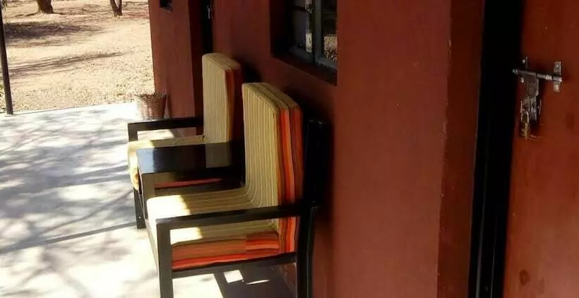 Hotelli Snake Park Campsite