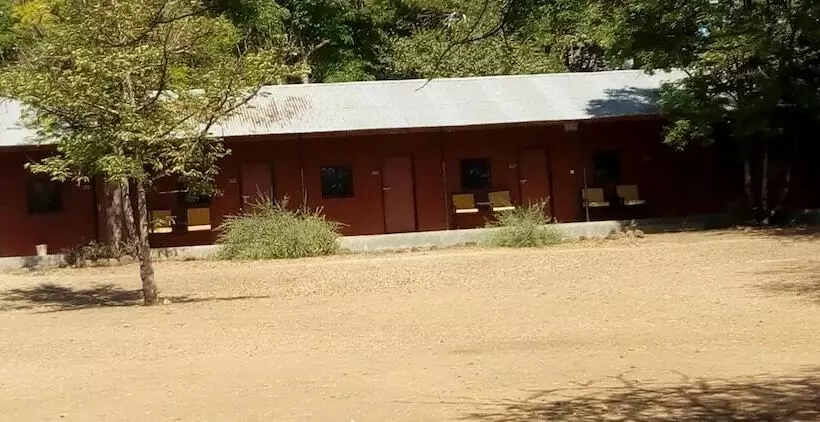 Hotelli Snake Park Campsite