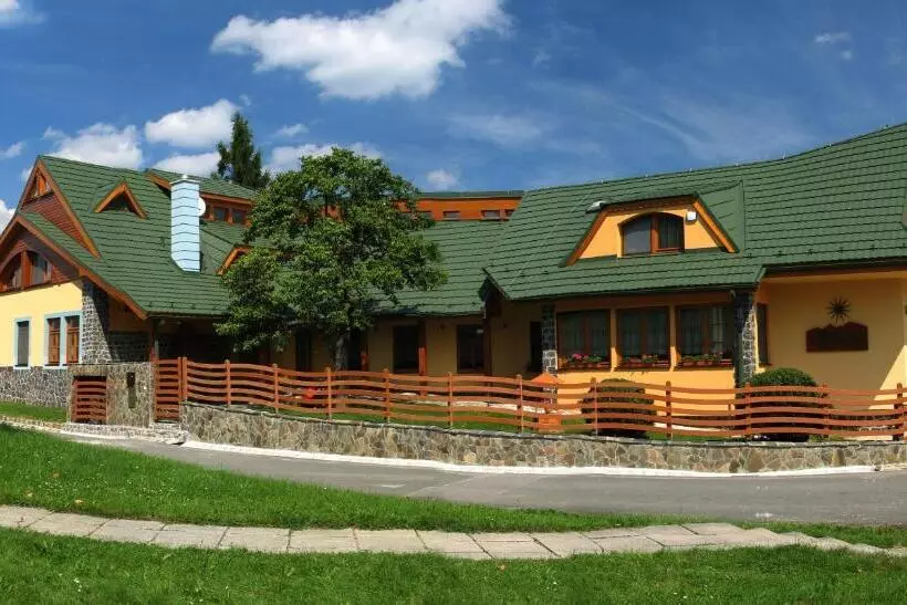 Majatalo Penzion U Pejtrika