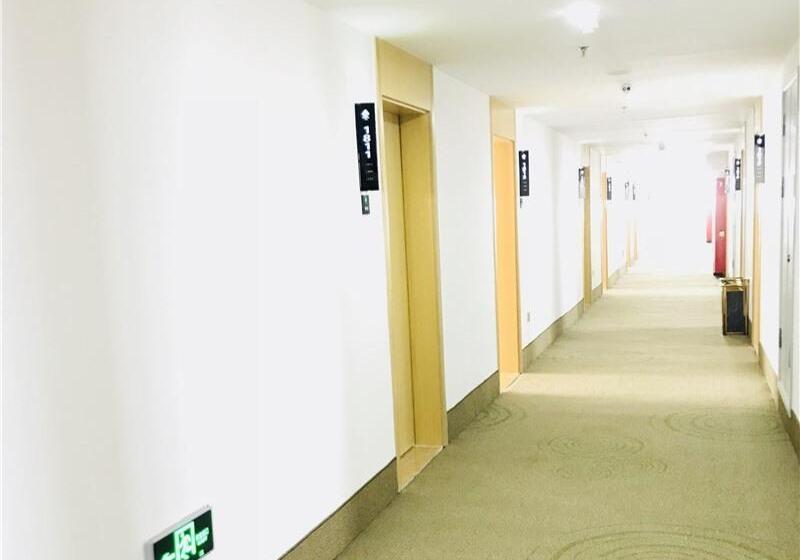 호텔 Greentree Inn Laiwu Gao International Trade City Business