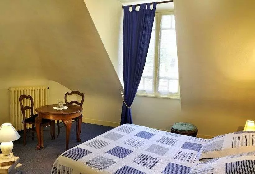 فندق Logis Auberge De La Treille