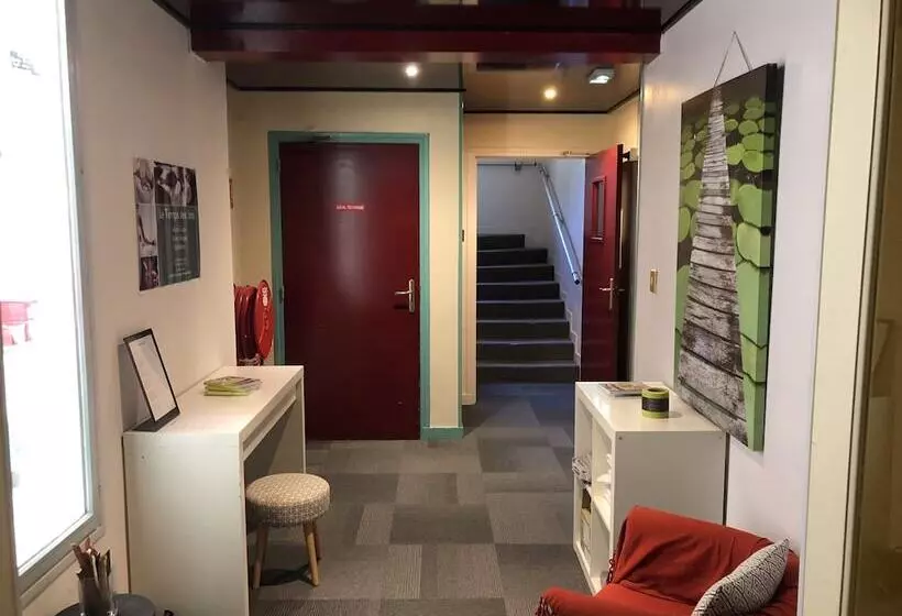 Отель Auberge Saint Thegonnec