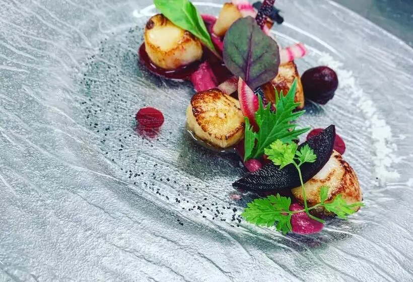 Отель Auberge Saint Thegonnec