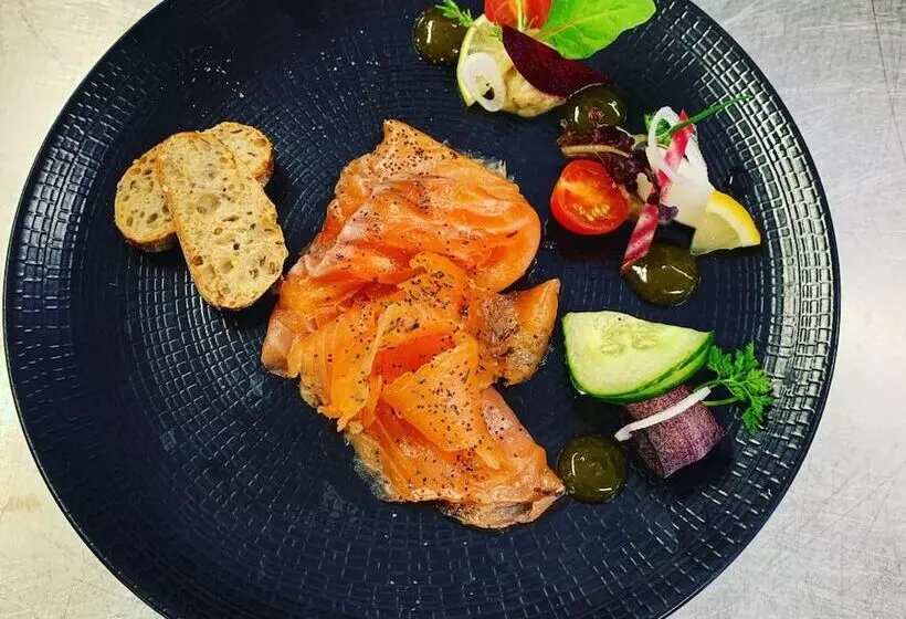 Отель Auberge Saint Thegonnec