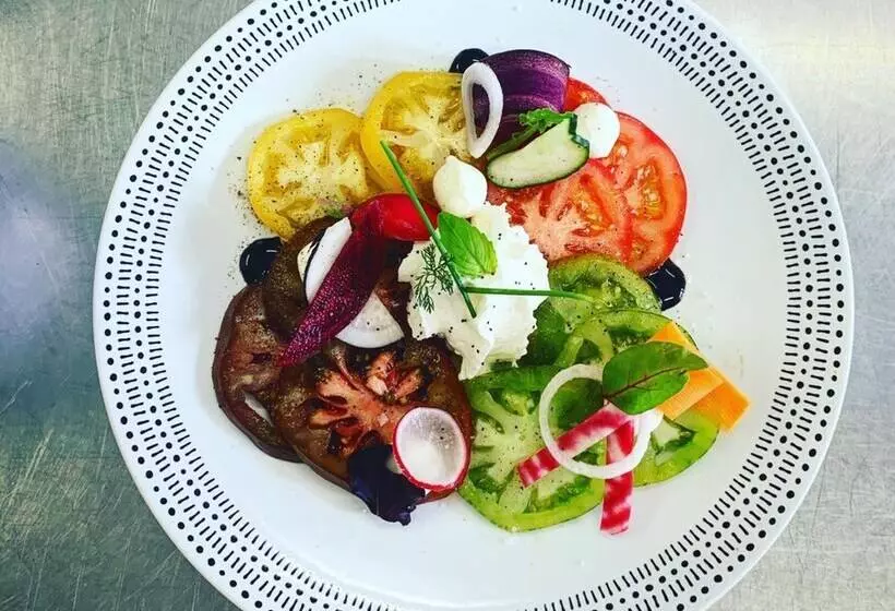 Отель Auberge Saint Thegonnec