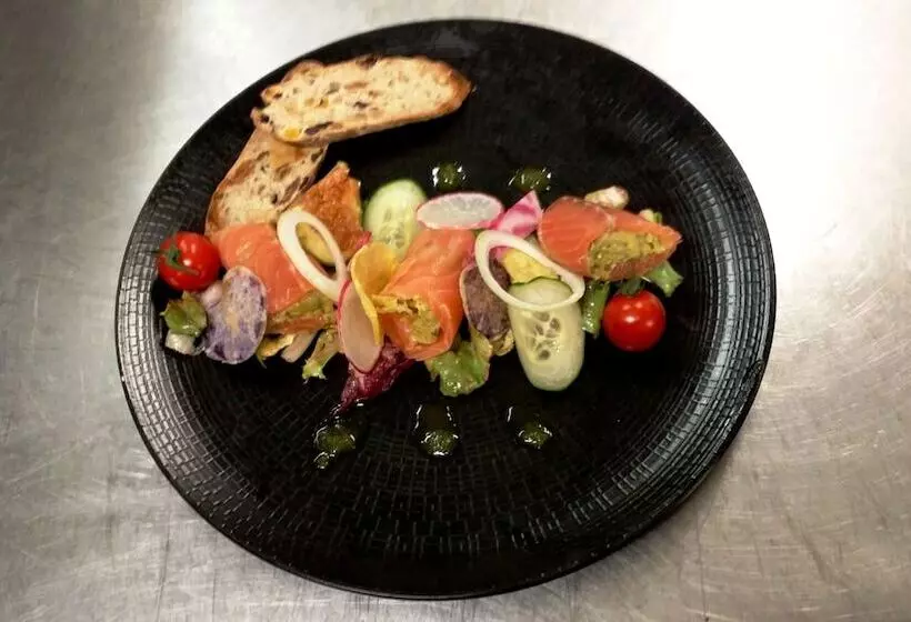 Отель Auberge Saint Thegonnec