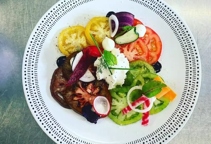 Отель Auberge Saint Thegonnec