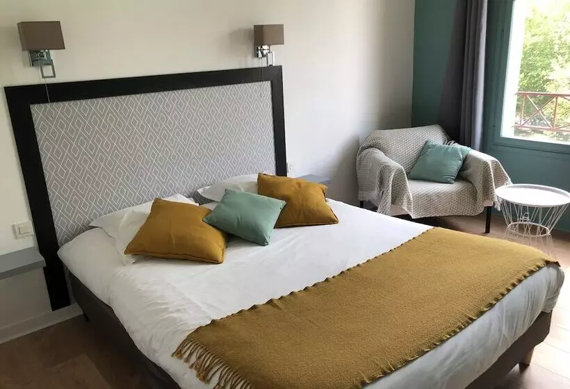 Отель Auberge Saint Thegonnec