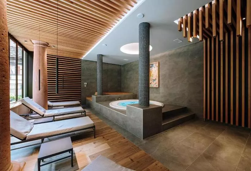 فندق Logis Hôtel De La Tour