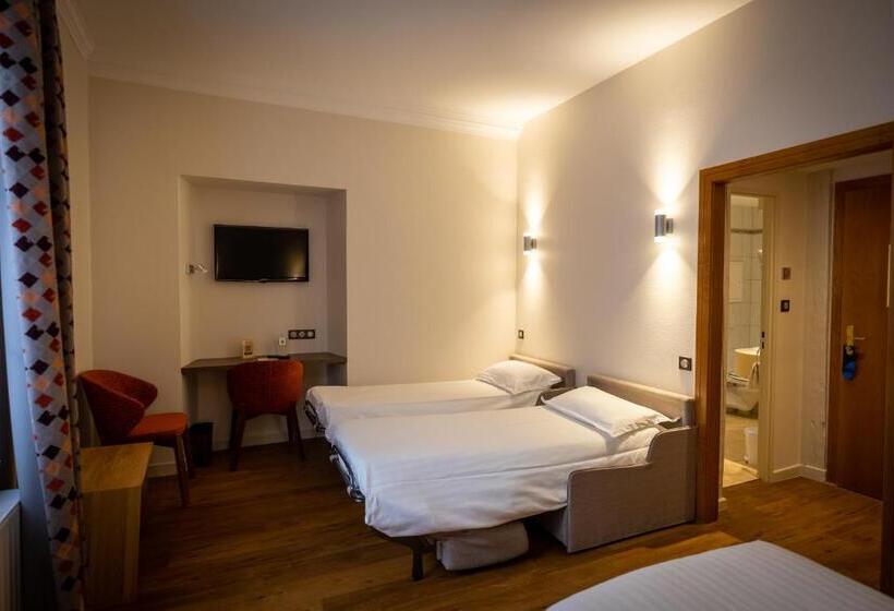 호텔 Logis Hôtel De La Tour