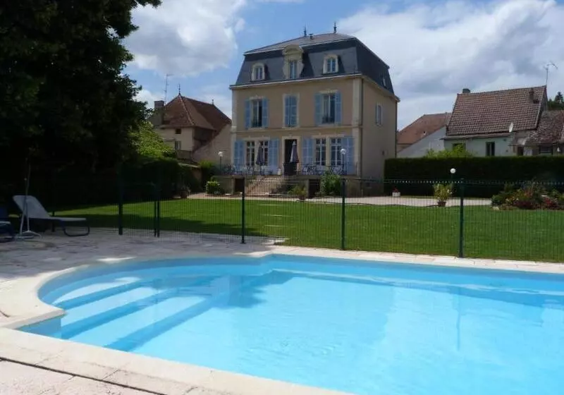 Отель Hôtel Restaurant Du Cheval Blanc