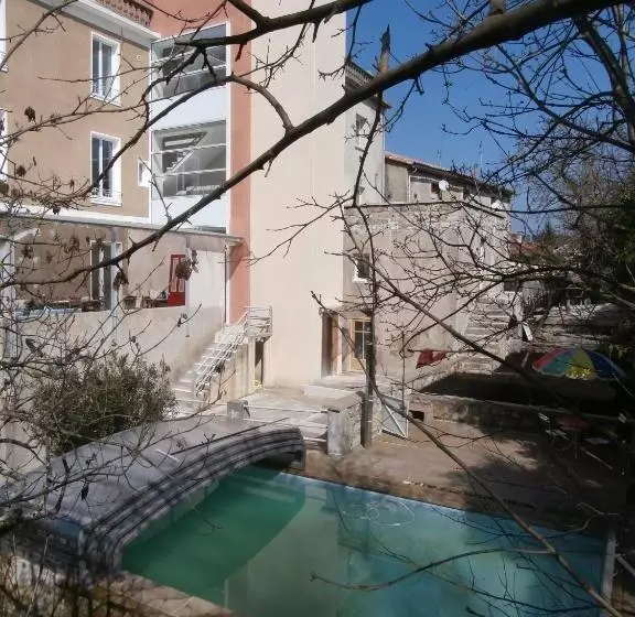 Отель Le Moderne