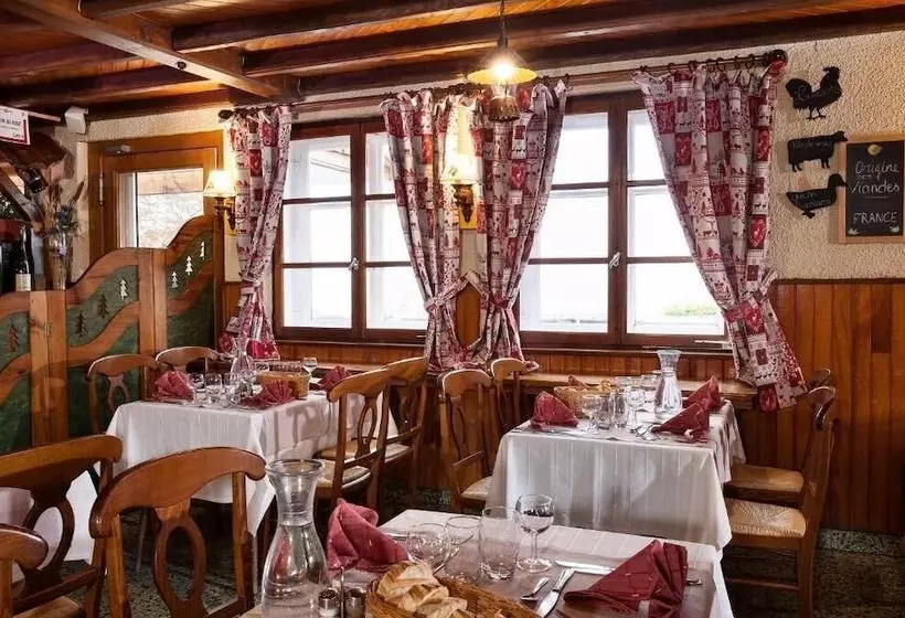 ホテル Le Rouge Gazon