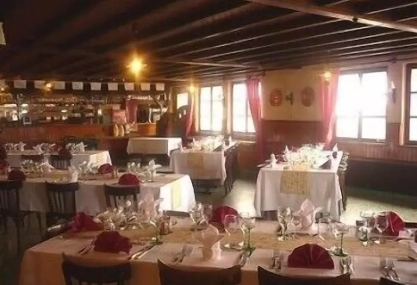 ホテル Le Rouge Gazon