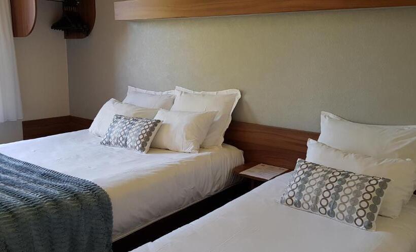 ホテル Restaurant Le Sainte Mere