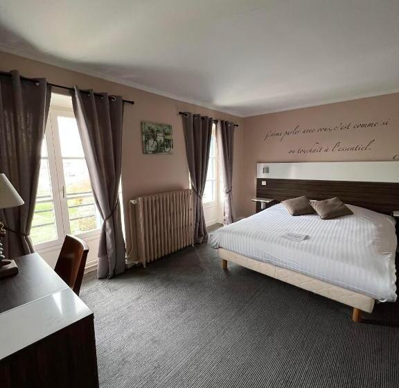 ホテル Logis Hôtel & Restaurant   Les Bords De Seine