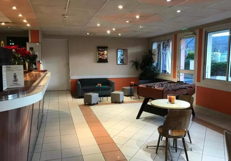 בית מלון כפרי Les Chenes