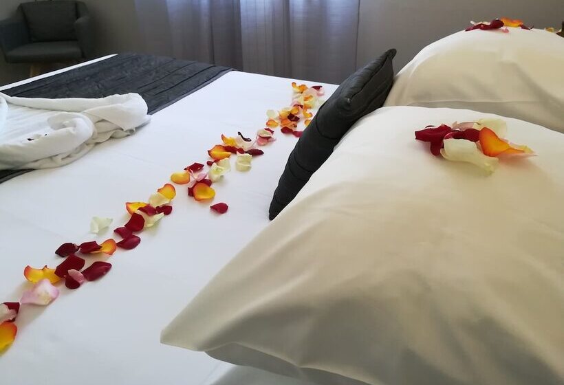 酒店 Logis Le Nid Du Pont De Gau