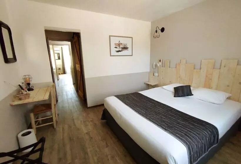 فندق Logis Le Nid Du Pont De Gau