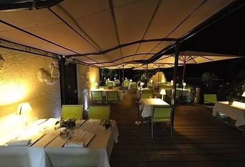 Logis Hôtels Le Pont Bernet Hotel 2 étoiles Et Restaurant