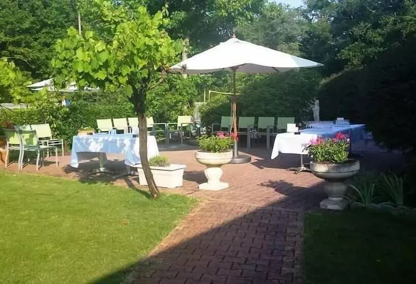 Logis Hôtels Le Pont Bernet Hotel 2 étoiles Et Restaurant