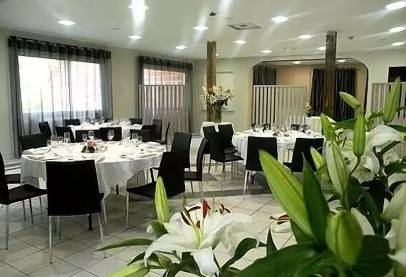 Logis Hôtels Le Pont Bernet Hotel 2 étoiles Et Restaurant