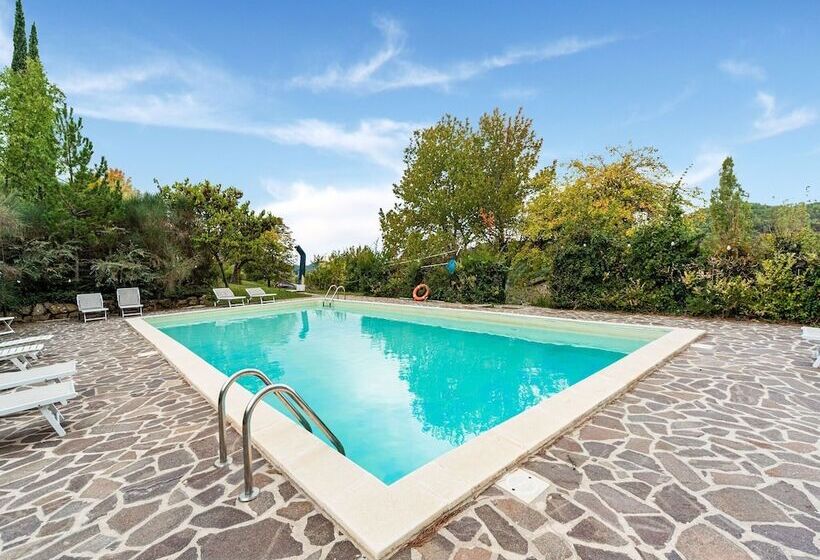 Cozy Cottage With Pool In Assisi